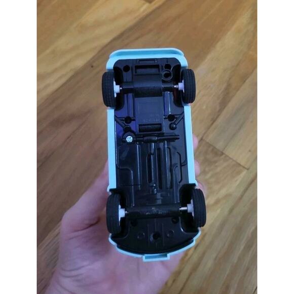 Maxx Action Ice Cream Truck Toy with Lights & Sounds – Pink & Blue Cupcake - Picture 7 of 9